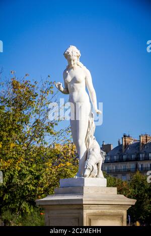Die Nymphe Statue in Jardin des Tuileries, Paris, Frankreich Stockfoto