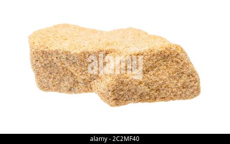 Nahaufnahme der natürlichen Mineralprobe aus der geologischen Sammlung - poliertes Sandsteinfelsen isoliert auf weißem Grund Stockfoto