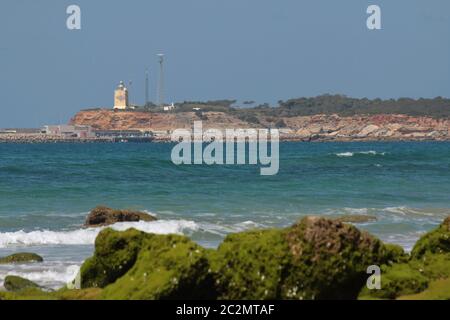Leuchtturm von Puerto de Conil. Andalusien Stockfoto
