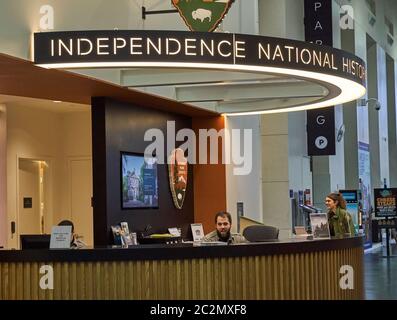 Philadelphia, USA - 14. Dezember 2019: Independence National Park Service. Independence Visitor Center ist das offizielle Besucherzentrum von Philadelphia Stockfoto