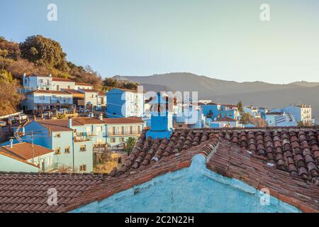 Das berühmte blaue Dorf Juzcar wurde auch als Dorf Smurf in Spanien Andalusien bezeichnet Stockfoto