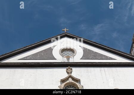 Architektonisches Detail der Jakobskirche (Igreja de Santiago) in Obidos, Portugal Stockfoto