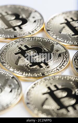 Makro-ansicht der glänzenden Bitcoin souvenire Münzen Stockfoto