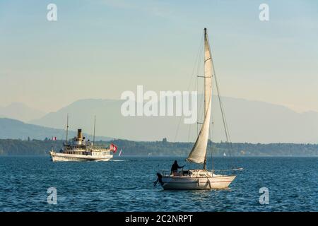 Raddampfer Savoie Ankunft im Hafen von Nyon, Kanton Waadt, Schweiz Stockfoto