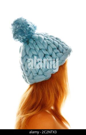 Junge Frau in Merino cap. Handgefertigte chunky stricken. Winter Fashion Lifestyle. Stockfoto