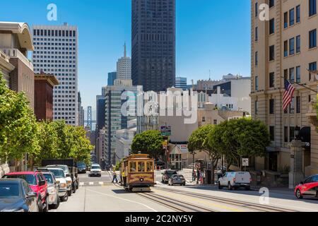Cable Cars in San Francisco Street, Kalifornien Stockfoto