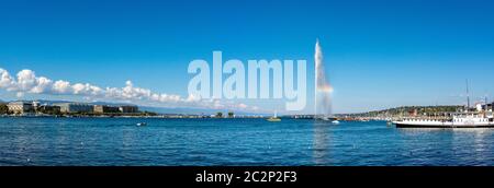 Blick auf den Genfer See mit dem Jet d'Eau-Brunnen, der sich in 140 Metern Höhe erhebt und ein prominentes Symbol der Stadt ist. Schweiz Stockfoto