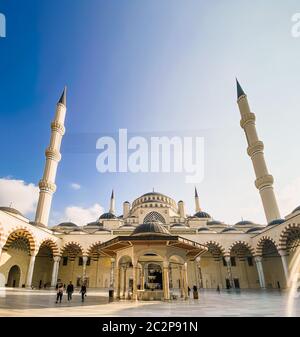 30. Oktober 2019. Istanbul Camlica Moschee. Türkische Camlica Camii. Die größte Moschee in der Türkei. Die neue Moschee und das größte ich Stockfoto