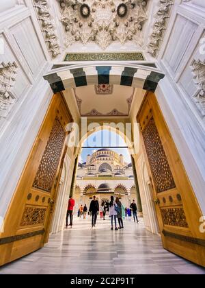 30. Oktober 2019. Istanbul Camlica Moschee. Türkische Camlica Camii. Die größte Moschee in der Türkei. Die neue Moschee und das größte ich Stockfoto