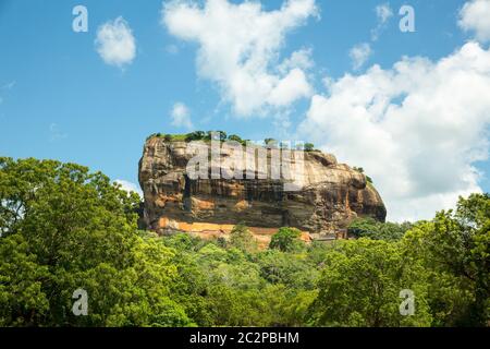 Sigiriya Sri Lanka Königreich, berühmten malerischen Touristenort. Stone Mountain. Attraktionen unter UNESCO-Schutz Stockfoto