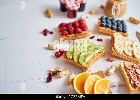 Auswahl an gesunden, frisches Frühstück Toast Stockfoto