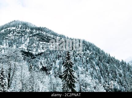 Hallstatt Traumlandschaft Winter Schnee Berglandschaft Outdoor-Abenteuer in verschneiten Tag Wintersaison, Österreich Stockfoto