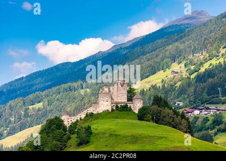 Heinfels Burg in Tirol, Österreich Stockfoto