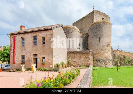 Die alte Burg von Semur en Brionnais, Burgund, Frankreich Stockfoto