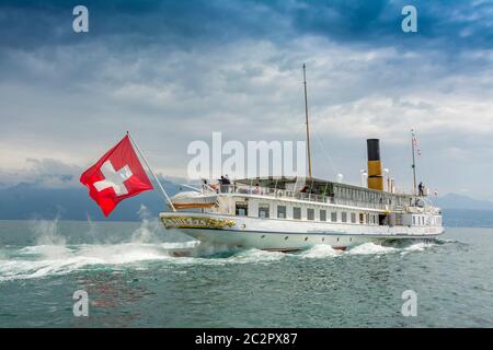 Fähre auf dem Genfersee, Schweiz Stockfoto