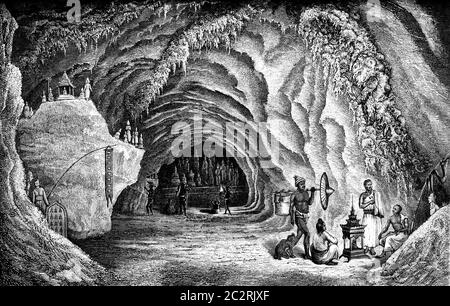 Pak Ou Höhle, Vintage gravierte Illustration. Le Tour du Monde, Travel Journal, (1872). Stockfoto