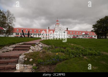 Hotel Tadoussac Long Building in Tadoussac, Quebec, Kanada Stockfoto