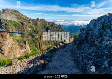 Vom Berg Pico Arieiro zum Pico Ruivo Stockfoto