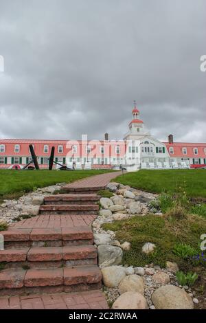 Hotel Tadoussac Long Building in Tadoussac, Quebec, Kanada Stockfoto