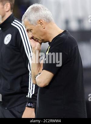 Dortmund, 17. Juni 2020, Lucien FAVRE, Chef - Trainer BVB traurig beim 1.Bundesliga Spiel BORUSSIA DORTMUND - 1.FSV MAINZ 05 in der Saison 2019/2020 Uhr Spieltag 32. BVB Foto: © Peter Schatz / Alamy Live News / Jürgen Fromme / firoportsphoto / POOL - die DFL-VORSCHRIFTEN VERBIETEN DIE VERWENDUNG VON FOTOGRAFIEN als BILDSEQUENZEN und/oder QUASI-VIDEO - Nationale und internationale Nachrichtenagenturen OUT redaktionelle Verwendung Stockfoto