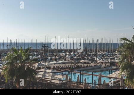 Tel Aviv/Israel-10/10/18: Jachten ankern in der Tel Aviv Marina an der Mittelmeerküste Stockfoto