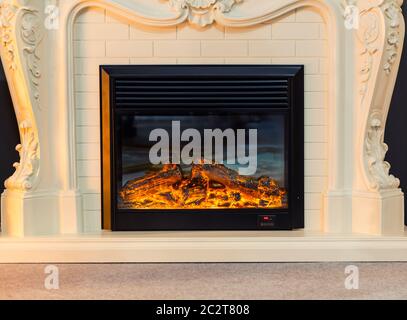 Moderner elektrischer Kamin. Nahaufnahme Stockfoto