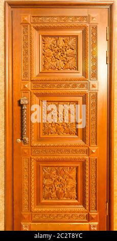 Fassade aus Holztür Hintergrund Stockfoto