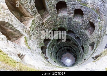 Ansicht des alten Turm mit Wendeltreppe im freien Stockfoto