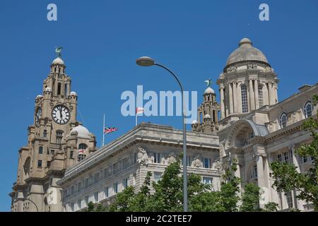 Port of Liverpool Building (oder Dock Office) in Pier Head, entlang der Hafenpromenade von Liverpool, England Stockfoto