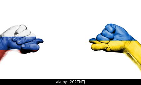 Handels- und Militärkonflikt zwischen der Ukraine und Russland. Konzeptfoto von zwei Fäusten mit isolierten Feigen auf weißem Hintergrund 2021. Stockfoto