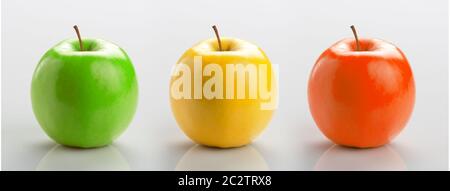 Satz von drei Äpfel - grün, gelb und rot Stockfoto