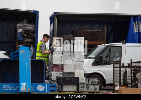 Listowel, Irland - 19. Juli 2019: Veranstaltung zur Sammlung von Elektronikschrott für das Recycling in der Stadt Listowel, Republik Irland Stockfoto