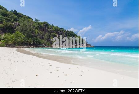 Petite Anse Sandstrand auf Mahe Seychellen. Stockfoto
