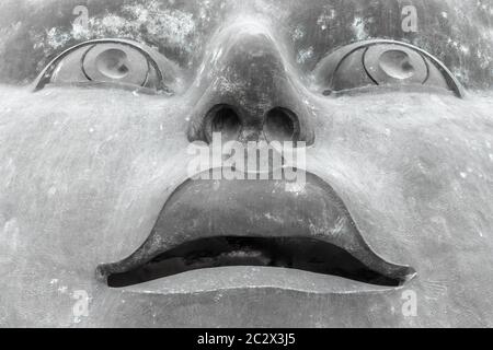 Moderne Skulptur in das Gesicht eines Mannes. Close-up. Stockfoto