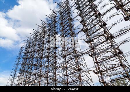 Ehemalige militärische Duga Radar in Sperrzone von Tschernobyl, Ukraine Stockfoto