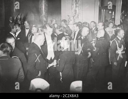 Empfang Außenminister von Neurath, Bürgermeister Sahm, Reichsführer SS Himmler, General der Luftmilch Heinrich Hoffmann Fotografien 1933 Adolf Hitlers offizieller Fotograf, Nazi-Politiker und Verleger, der Mitglied des intime Hitlerkreises war. Stockfoto