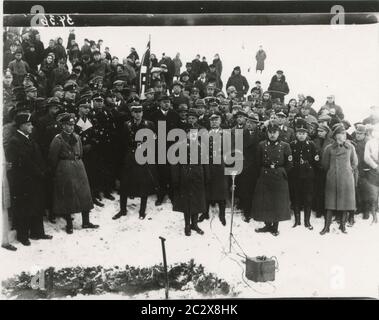 Spatenstich und Eröffnung einer Baustelle der Reichsautobahn in Ostpreußen von Gauleiter Koch Heinrich Hoffmann fotografiert 1933 Adolf Hitlers offizieller Fotograf und ein Nazi-Politiker und Verleger, der Mitglied des innigen Hitlerkreises war. Stockfoto