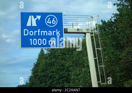 Bundesautobahn, Abfahrt Dorfmark Stockfoto