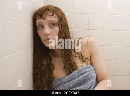 LADY IN THE Wasser 2006 Warner Bros Film mit Bryce Dallas Howard Stockfoto
