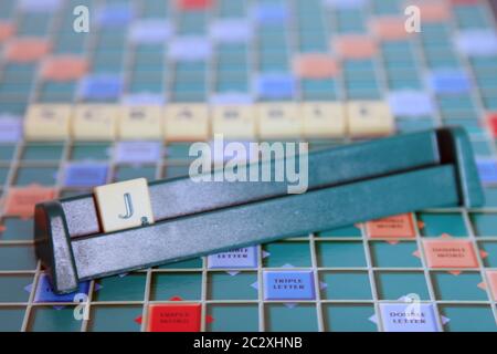 Scrabbles Buchstaben Kachel - Buchstabe Buchstabe J Stockfoto