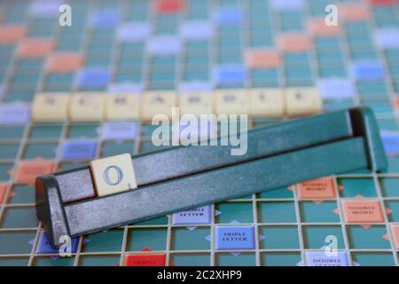 Scrabbles Buchstaben Kachel - Buchstabe Zeichen O Stockfoto