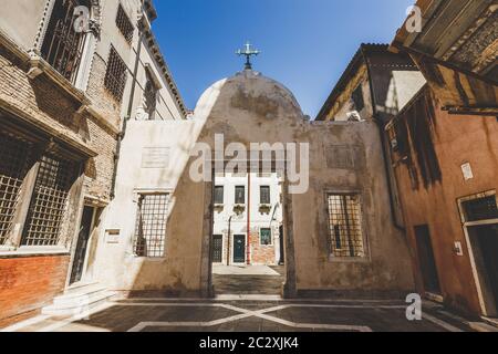 Venedig, Italien - Juli 14., 2017. Alten retro Straße, ohne dass jemand in Italien Venedig im Sommer Stockfoto