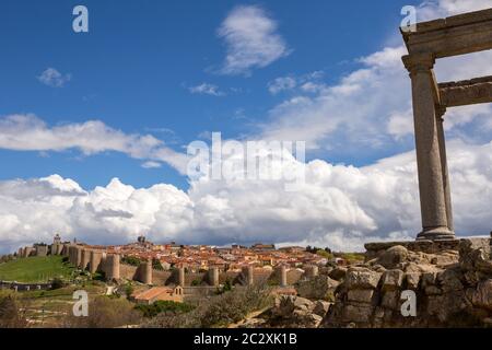 Avila de los Caballeros. Die vier Post, Los Cuatro Postes. Christian Denkmal in der Stadt Ávila, Kastilien und Leon, Spanien Stockfoto