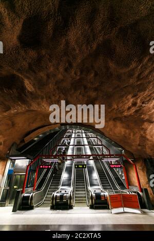 STOCKHOLM, SCHWEDEN - 22. Mai 2014. Stockholm U-Bahn, Schweden, Innere des Radhuset-Station Stockfoto