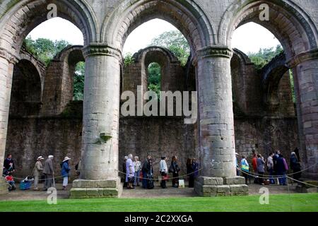 Die Antiques Roadshow in Fountains Abbey und Studley Royal Park. Stockfoto