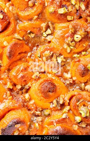 Kürbis Brötchen mit Muttern und braunen Zucker Zimt gerollt Kürbis Brötchen Stockfoto