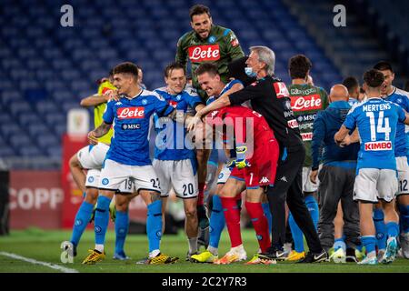 Alex Meret (Napoli) Giovanni Di Lorenzo (Napoli) Piotr Sebastian Zielinski (Napoli) Arkadiusz Milik (Napoli) Orestis Karnezis (Napoli) während des italienischen "Italien Cup Finales" zwischen Napoli 4-2 Juventus im Olinpic Stadium am 17. Juni 2020 in Rom, Italien. Quelle: Maurizio Borsari/AFLO/Alamy Live News Stockfoto