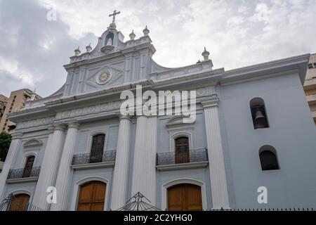 Caracas, Distrito Capital, Venezuela. Juni 2020. Die Kirche unserer Lieben Frau von Candelaria, die sich im sogenannten historischen Zentrum von Caracas befindet, wo die sterblichen Überreste von Dr. Jose Gregorio Hernandez, einem Nachkommen von Canarios, einem der bekanntesten Ärzte des Landes und Symbol des lokalen Katholizismus, 1986 von Papst Johannes Paul II. Den Titel Ehrwürdige verliehen.Credit: Jimmy Villalta/ZUMA Wire/Alamy Live News Stockfoto