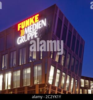 Funke Mediengruppe, Headquarter in the Evening, Essen, Ruhrgebiet, Deutschland, Europa Stockfoto