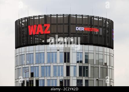 Funke Medienturm mit der größten Nachrichtenwand in Deutschland, Essen, Ruhrgebiet, Deutschland, Europa Stockfoto